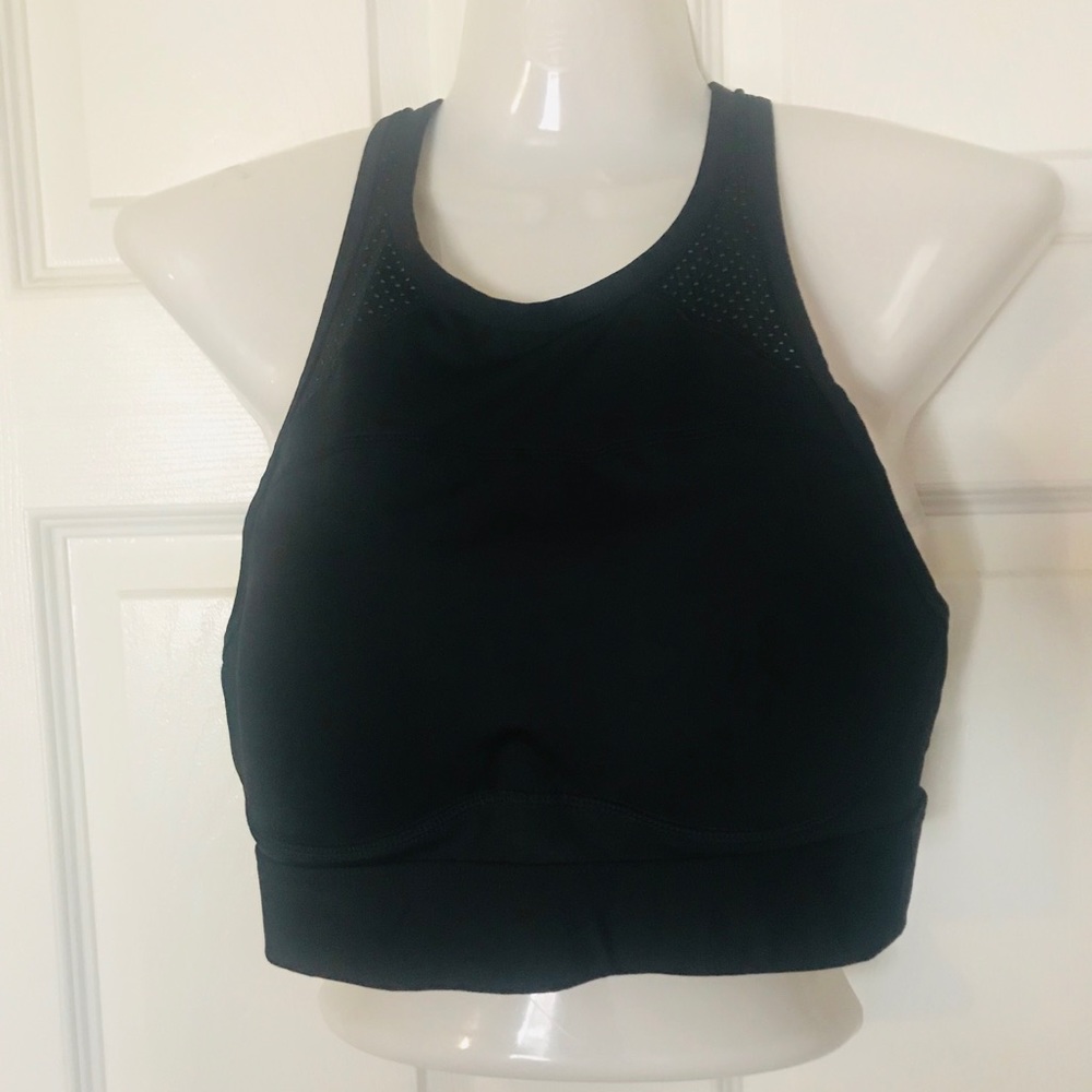 Pink Victoria’s Secret Sport bra ☀️